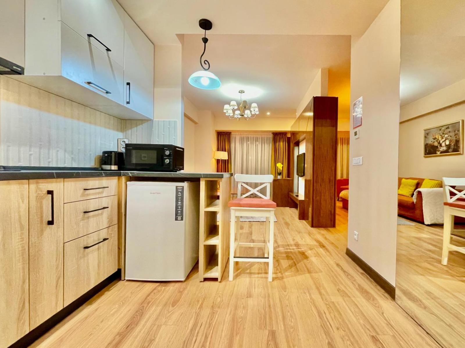 Royal Studio Apartment With A Perfect View - Yamaluxe Бухарест Екстер'єр фото
