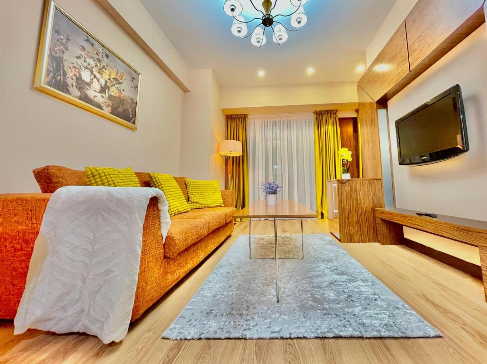 Royal Studio Apartment With A Perfect View - Yamaluxe Бухарест Екстер'єр фото