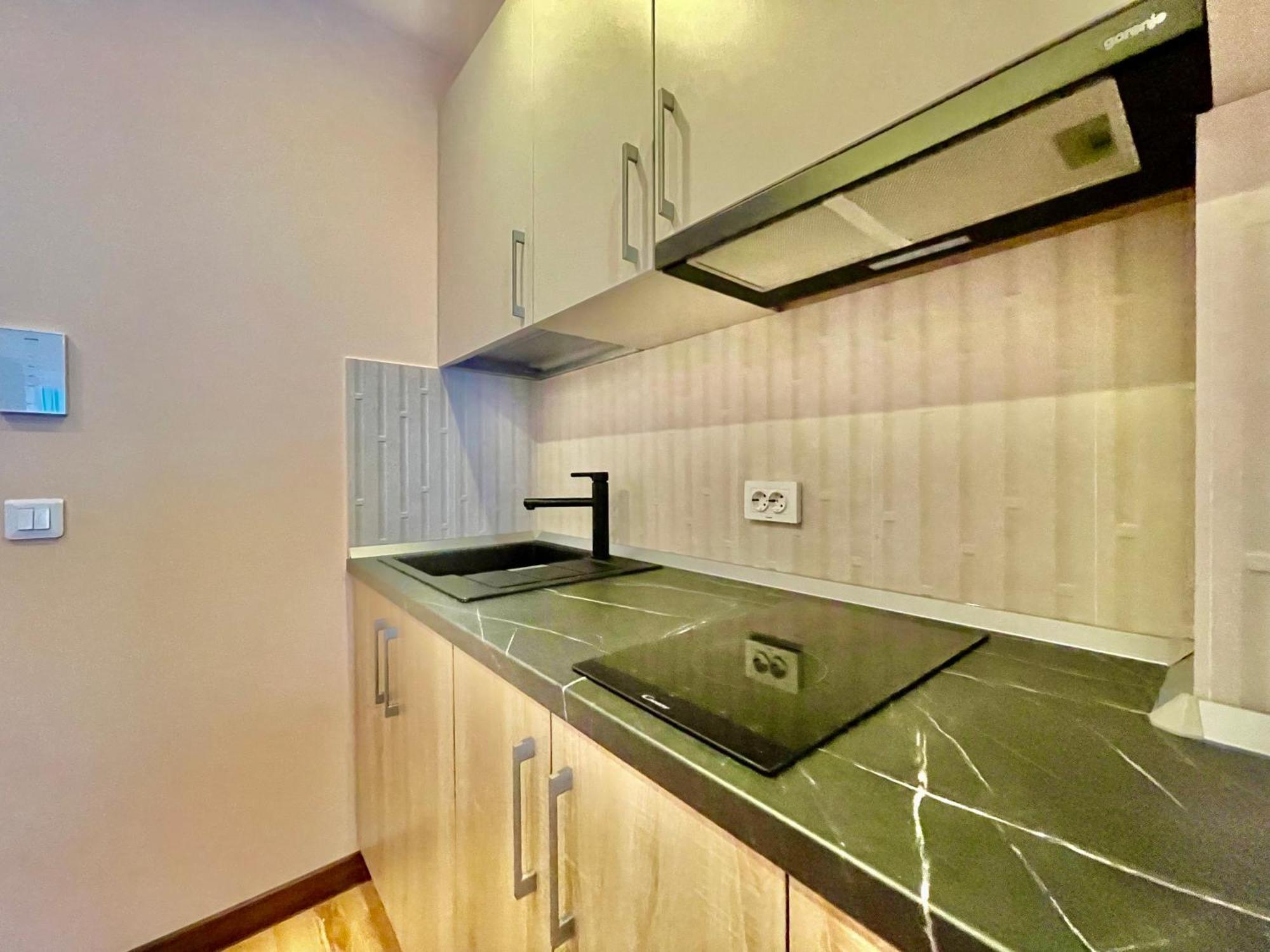 Royal Studio Apartment With A Perfect View - Yamaluxe Бухарест Екстер'єр фото